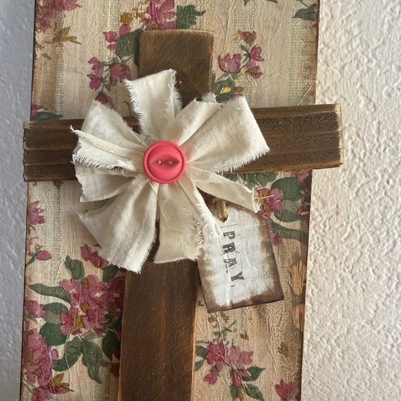 Floral Cross Spring/Easter Decor - Picture 3 of 6